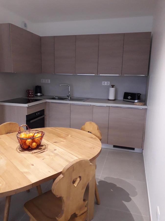 Les Campanules Apartment บูร์-แซ็งต์-โมริซ ภายนอก รูปภาพ